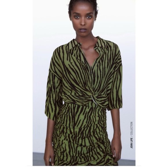 NWOT ZARA ANIMAL PRINT KNOTTED SHIRT BLACK / GREEN - Picture 2 of 3